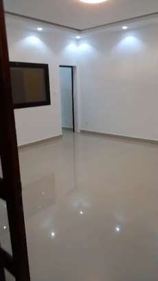 Bel appartement F4 neuf de 200 m2 sortie 10 Autoroute image 15