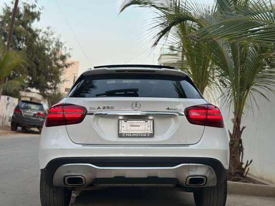 Mercedes GLA 250 image 14
