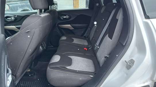 Vends jeep Cherokee 2018 image 6