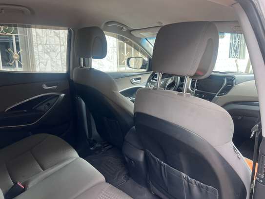 Hyundai Santa Fe image 6