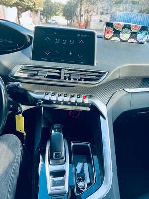 Peugeot 3008 2018 image 13