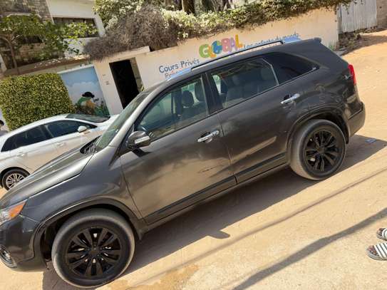 kia sorento image 3