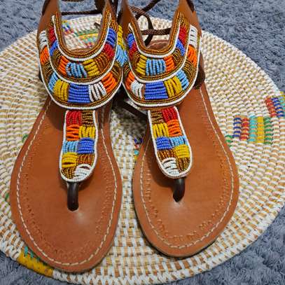 Nu pieds et sandales Massaï image 10