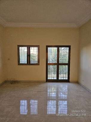 APPARTEMENT A OUEST FOIRE image 2