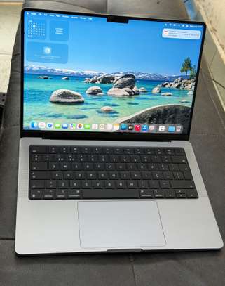 MacBook Pro(M2 pro) 2023 14pouces image 1