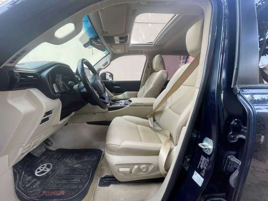 TOYOTA LAND CRUISER 2023 image 7
