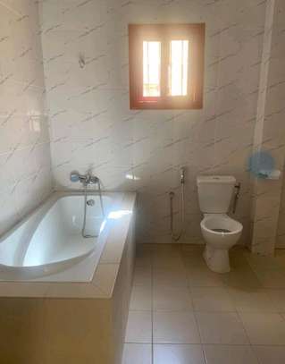 Mermoz vdn Villa R+1 à louer image 12
