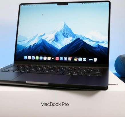 MacBook Pro M5 Max 16-inch image 5
