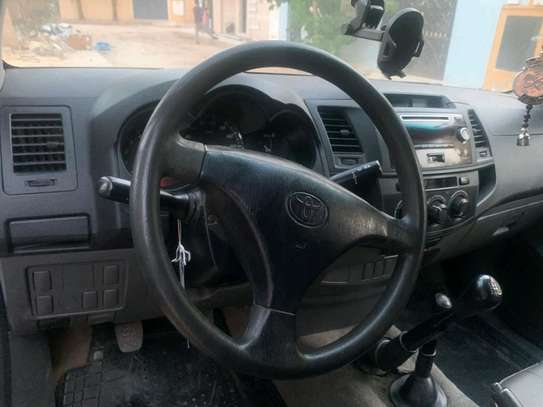 Toyota l200 image 3