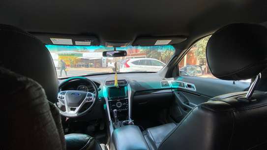 Ford Explorer image 7