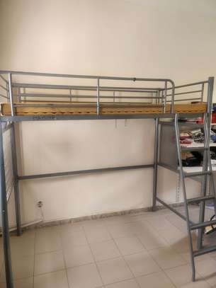 2 lits mezzanine + matelas image 4