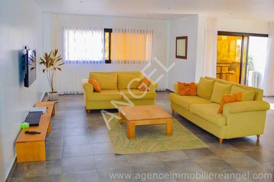 Appartement  vide à louer aux Almadies image 9