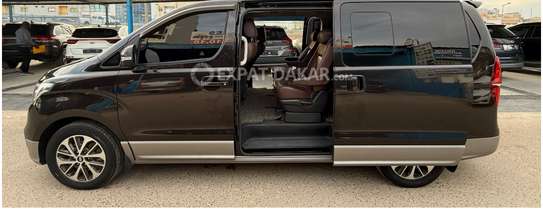 Hyundai Starex 9 places Exclusive 2019 image 5