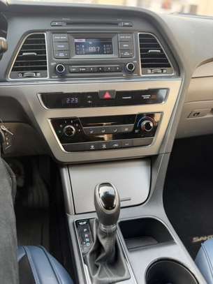 Hyundai Sonata image 3