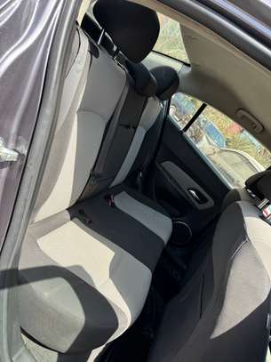 CHEVROLET CRUZE TRÈS BON POUR YANGO image 7