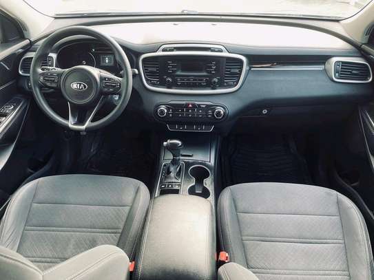 Kia Sorento image 6
