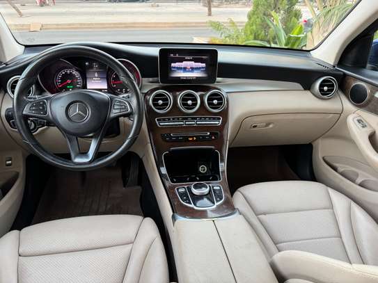 Mercedes GLc 300 image 12