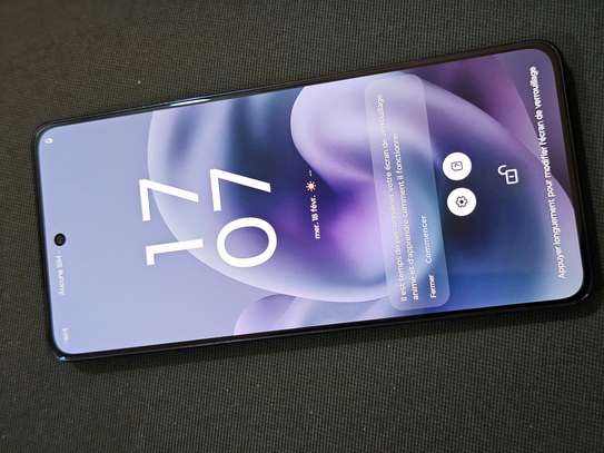 Motorola G86 5G 256GB 12GB ram image 4