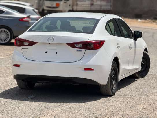 Mazda 3 image 5