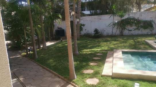 Villa à loué au Almadies image 11
