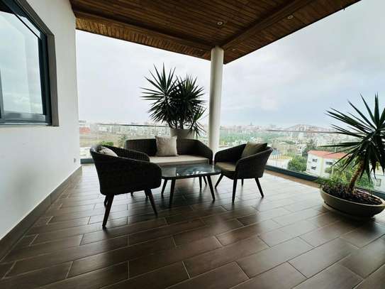 Roof top duplexe meubles à louer 3 chambres aux Almadies image 9