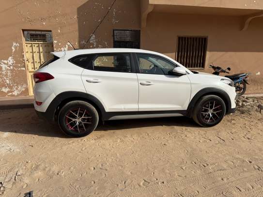 Hyundai Tucson version 4/4 image 9