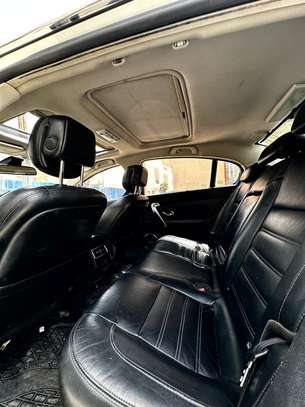 Renault latitude image 9