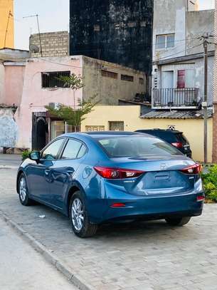 MAZDA 3 2018 image 2