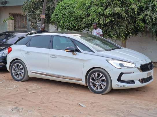 Citroën DS5 année 2018 image 11