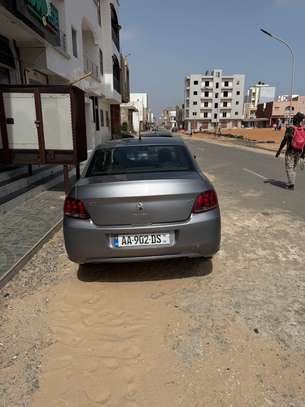 Peugeot 301 essence à vendre à un bon prix. image 5