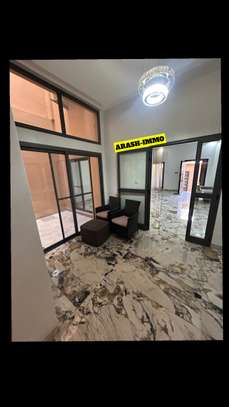 Duplex meublé de 4 Chambres + salon aux mamelles image 12