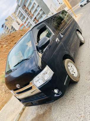 Toyota hiace 2017 image 1