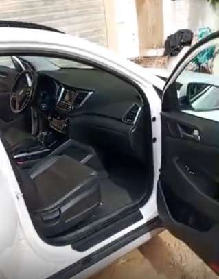 HYUNDAI TUCSON AUTOMATIC image 6