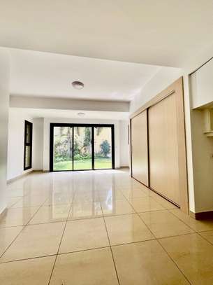 Villa R+1 à louer à Fann Residence image 7