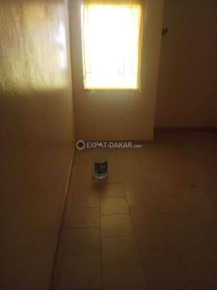 Chambre + sdb interne à louer/ Ouakam image 1