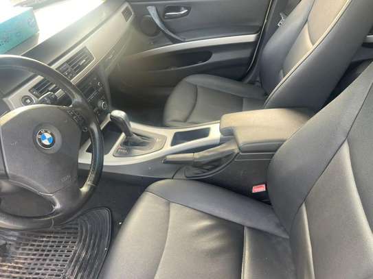 BMW 323i 2012 image 5