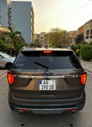 Ford explorer image 2