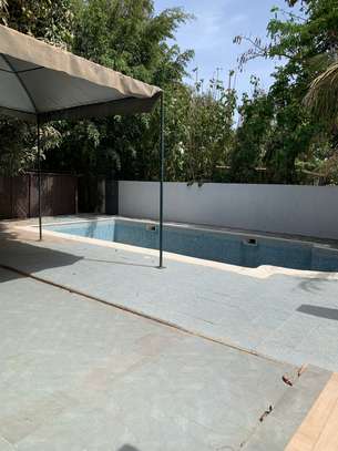 Villa à louer à Fann résidence image 6