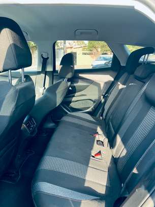 Peugeot 3008 2018 image 10