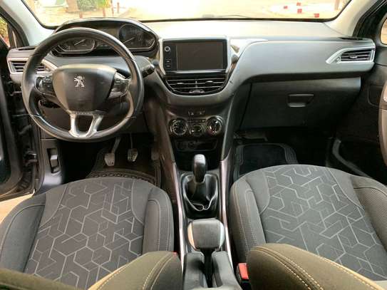 Peugeot 2008 image 3
