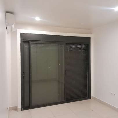 Appartement 3ch salon rdc a Yoff Virage image 9