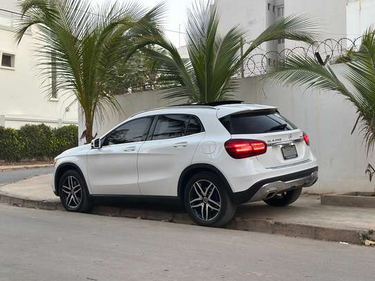 Mercedes GLA 250 image 5