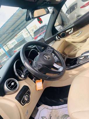 Mervedes glc300 2017 image 9
