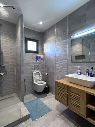 Studio meublé à louer – Point E image 7