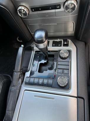 Toyota Land Cruiser 2018 image 14