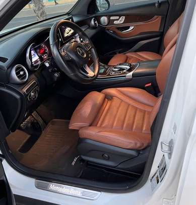Mercedes GLC300 année 2017 image 5