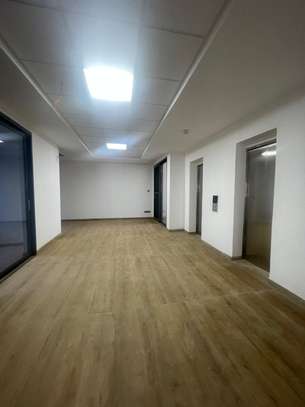 Plateaux commerciaux et bureaux à louer à Cité Keur Guorgui image 8