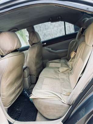 Toyota Avensis image 9