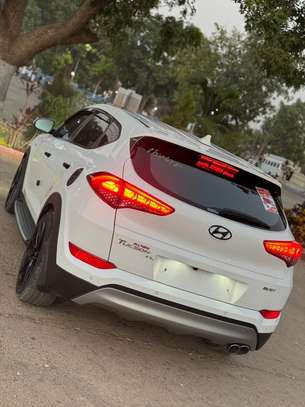 HYUNDAI TUCSON SPORT image 15