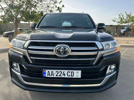 Land cruiser image 1